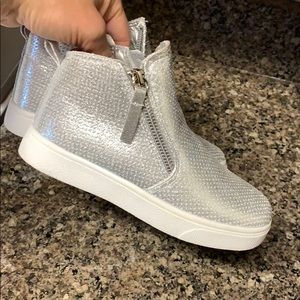 Girls size 1 shoes. New, never worn.